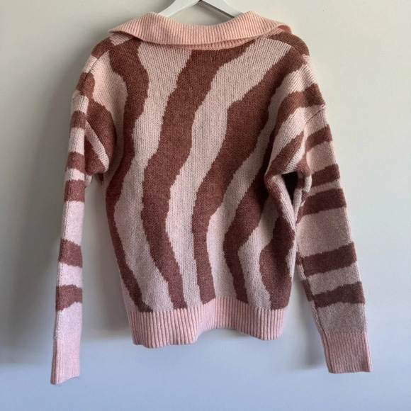 Nine West Polo V-Neck Collar Mauve Zebra Print Sweater Size Small NWT - Picture 7 of 7
